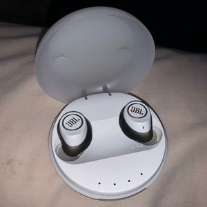 JBL WIRELESS EARBUDS